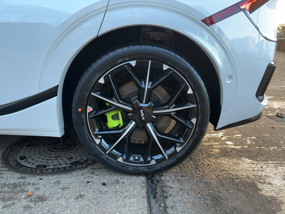 Kia EV6 GT 84kWh AWD Glasdach+LED+360°Kamera+Navi