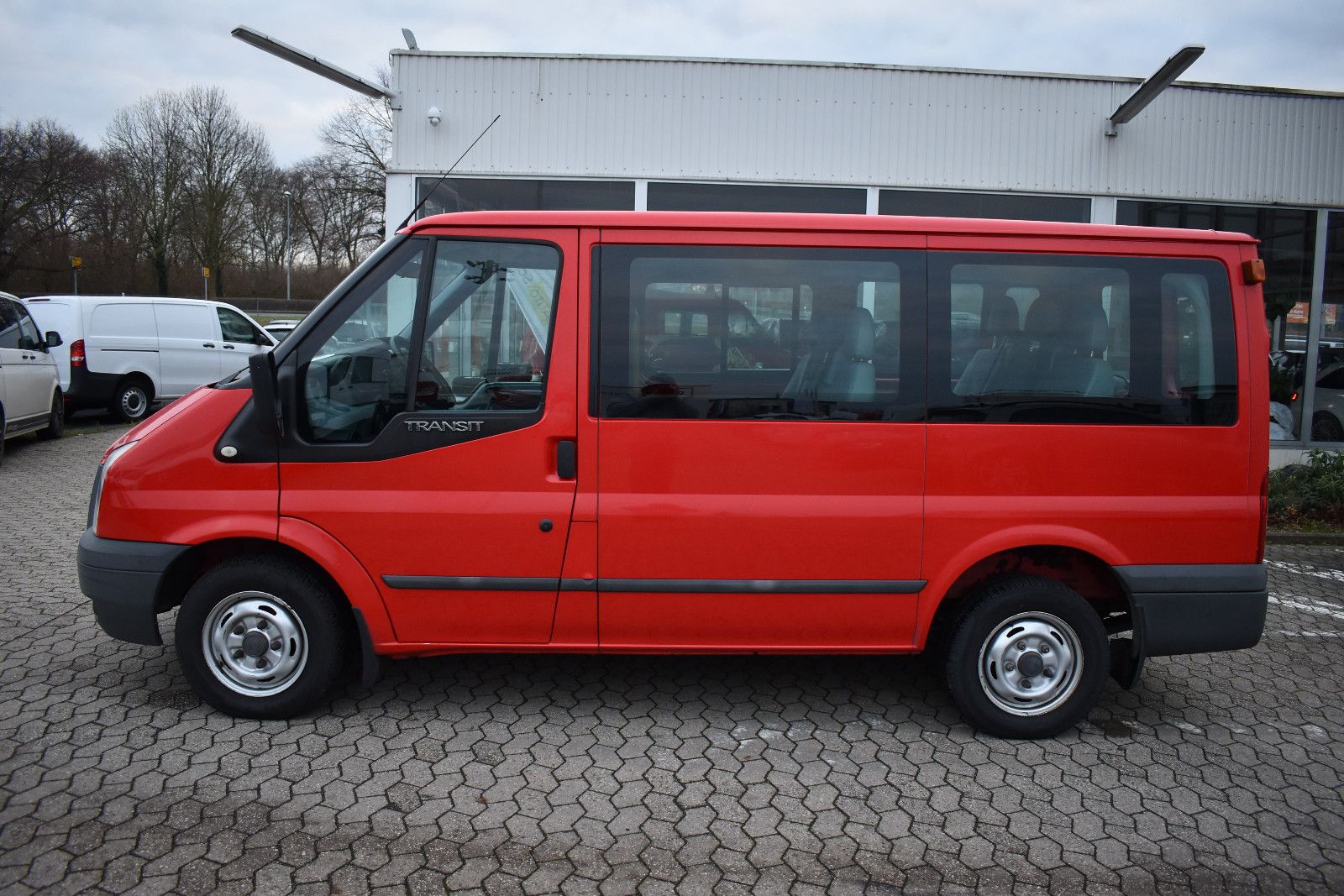 Fahrzeugabbildung Ford Transit Kombi FT 280 K Behindertengerecht *1649