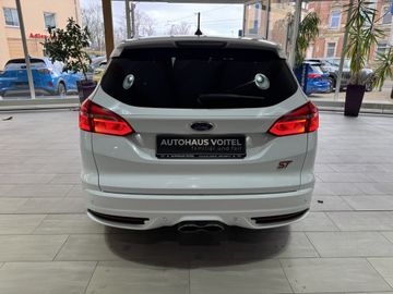 Ford Focus Turnier ST 250PS