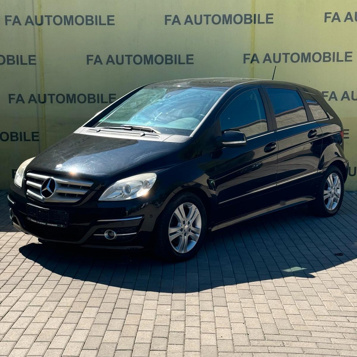 Mercedes-Benz B 180 B/NAVI/PDC/SHZ/