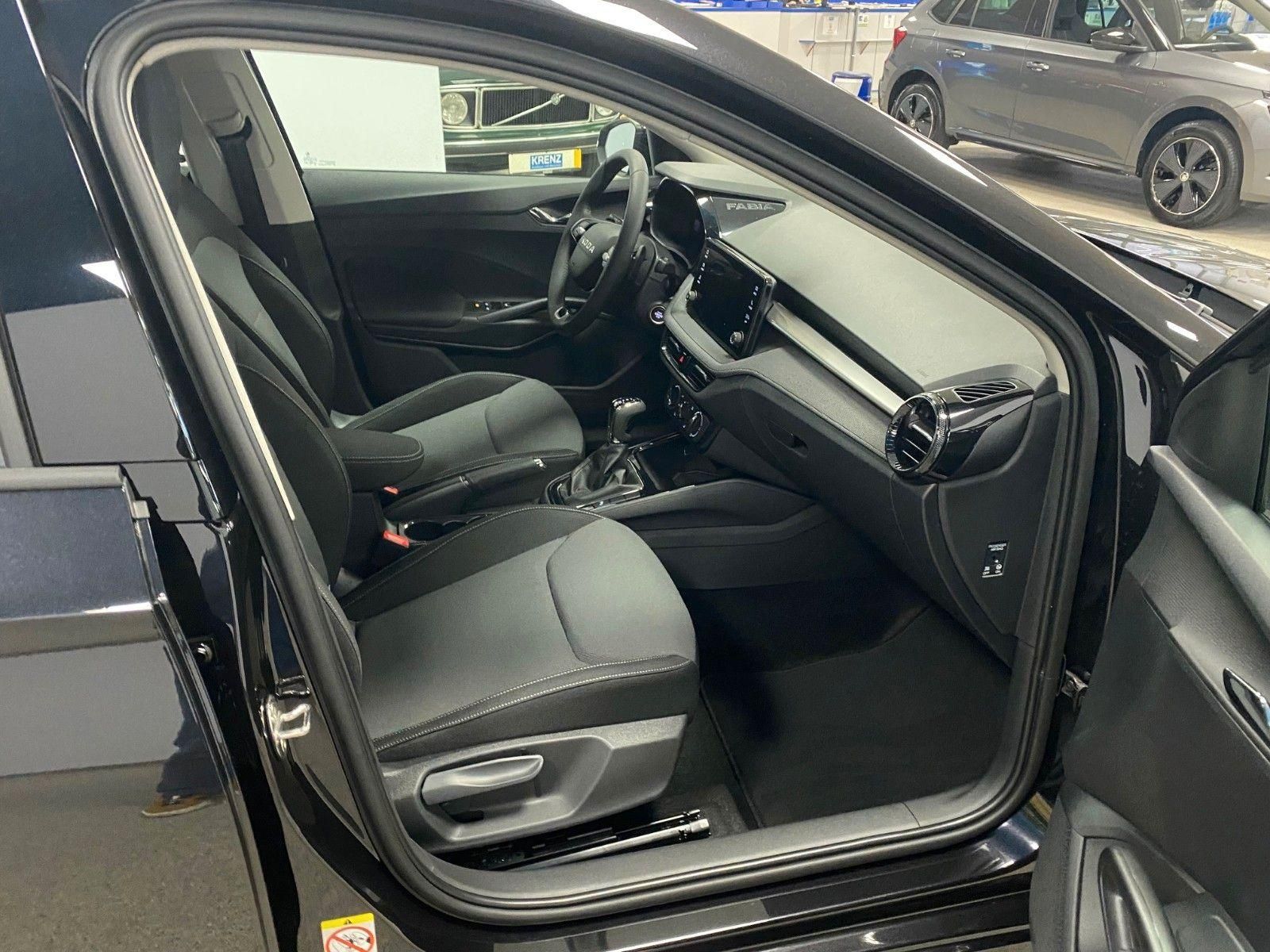 Fahrzeugabbildung SKODA Fabia 1.0 TSI DSG Selection+bis 2031 Garantie+BC