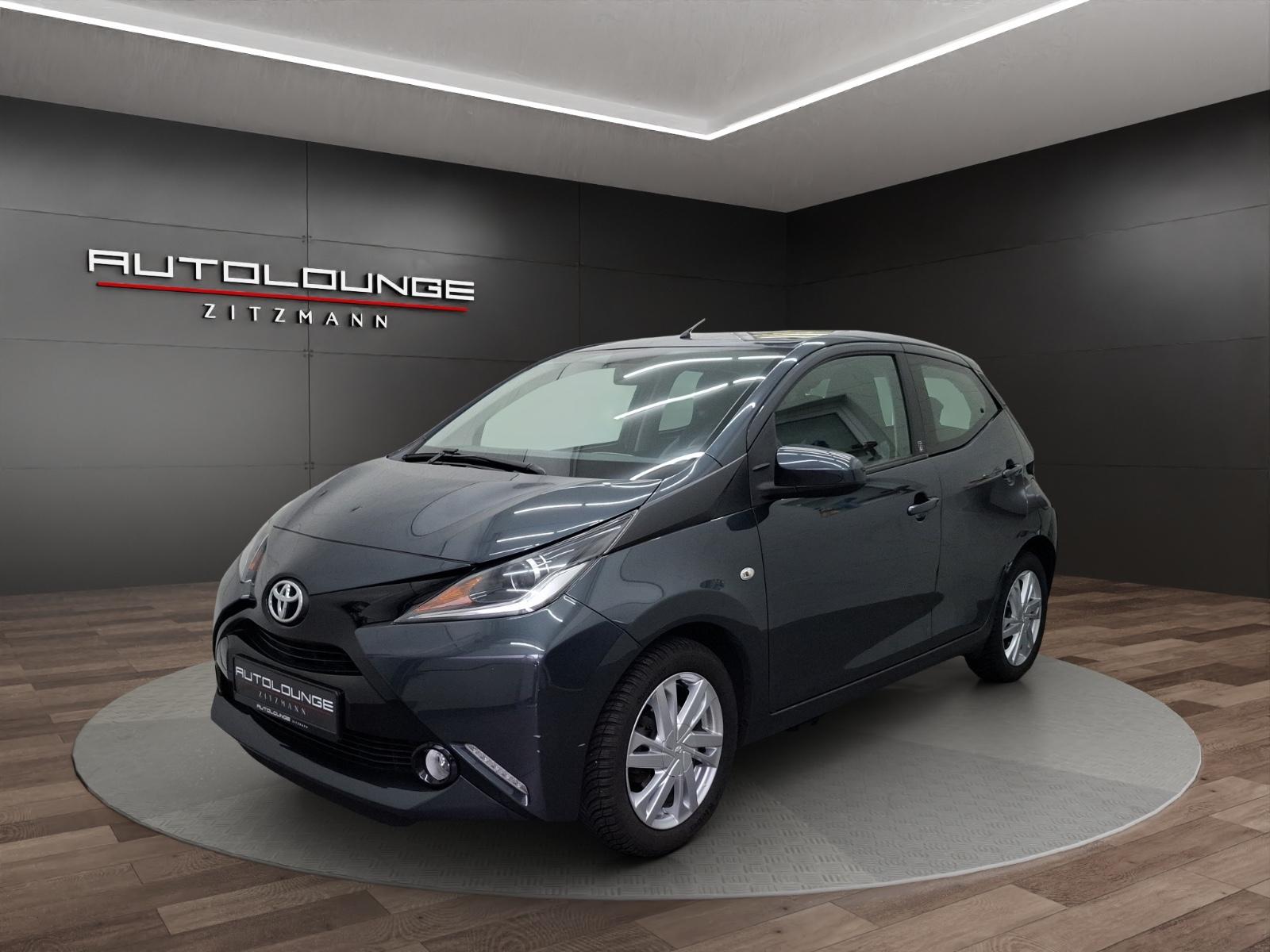 Toyota AYGO x-play Team D, Kamera Service Reifen neu