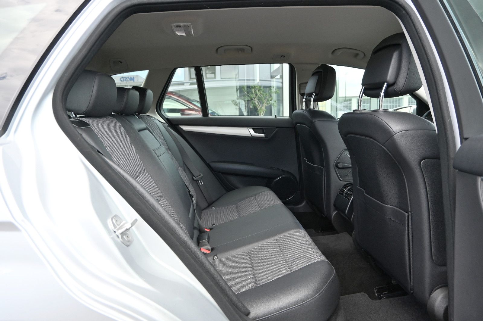Fahrzeugabbildung Mercedes-Benz C 250 T BlueEFF. AVANTGARDE Facelift °AHK°COMAND
