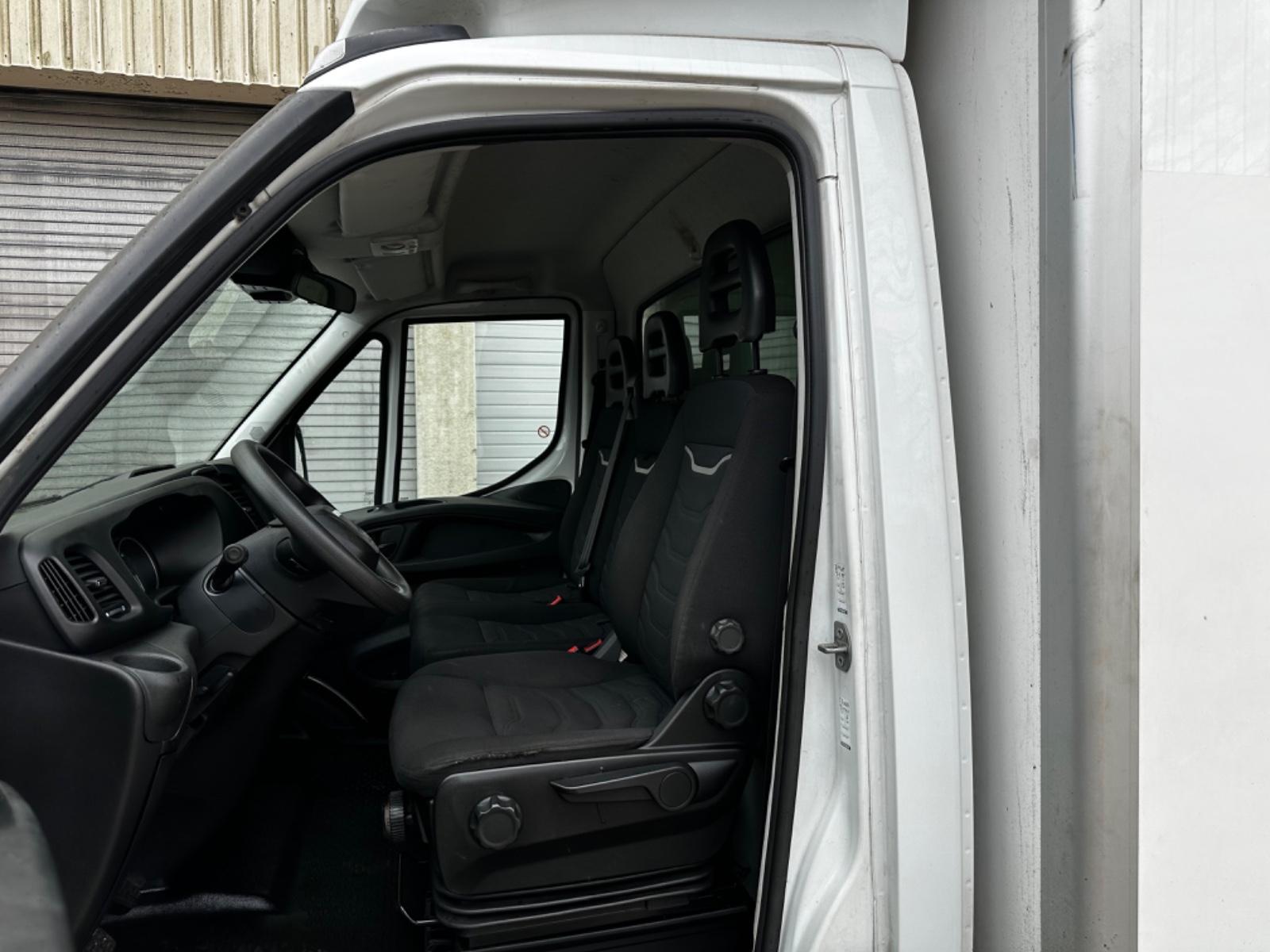 Iveco Daily 35S14 2.3D*Koffer*el.hydr.Ladebordwand*