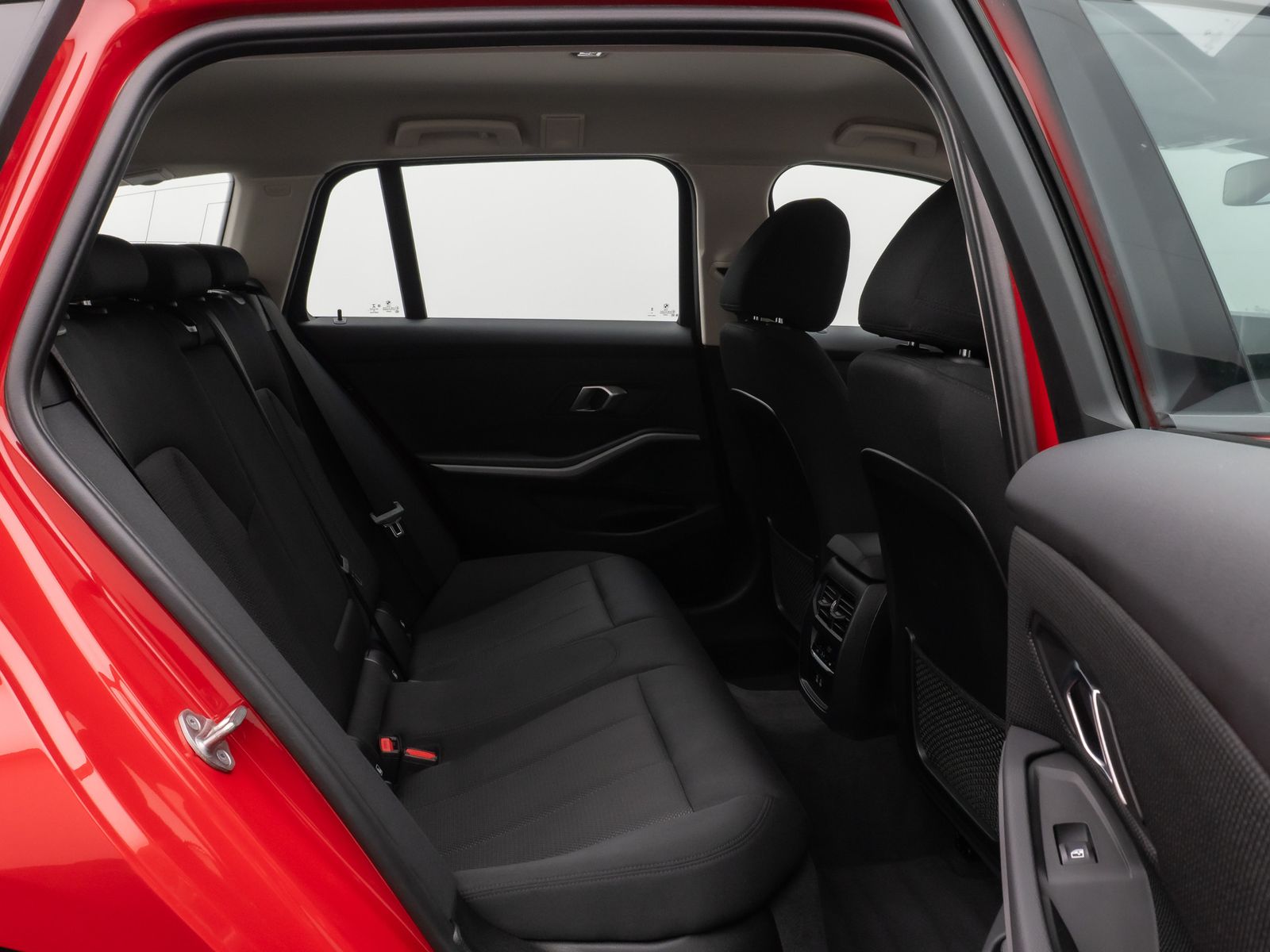 Fahrzeugabbildung BMW 330e DAB CockPit+ PDC LED Geschwindigkeitsreg.