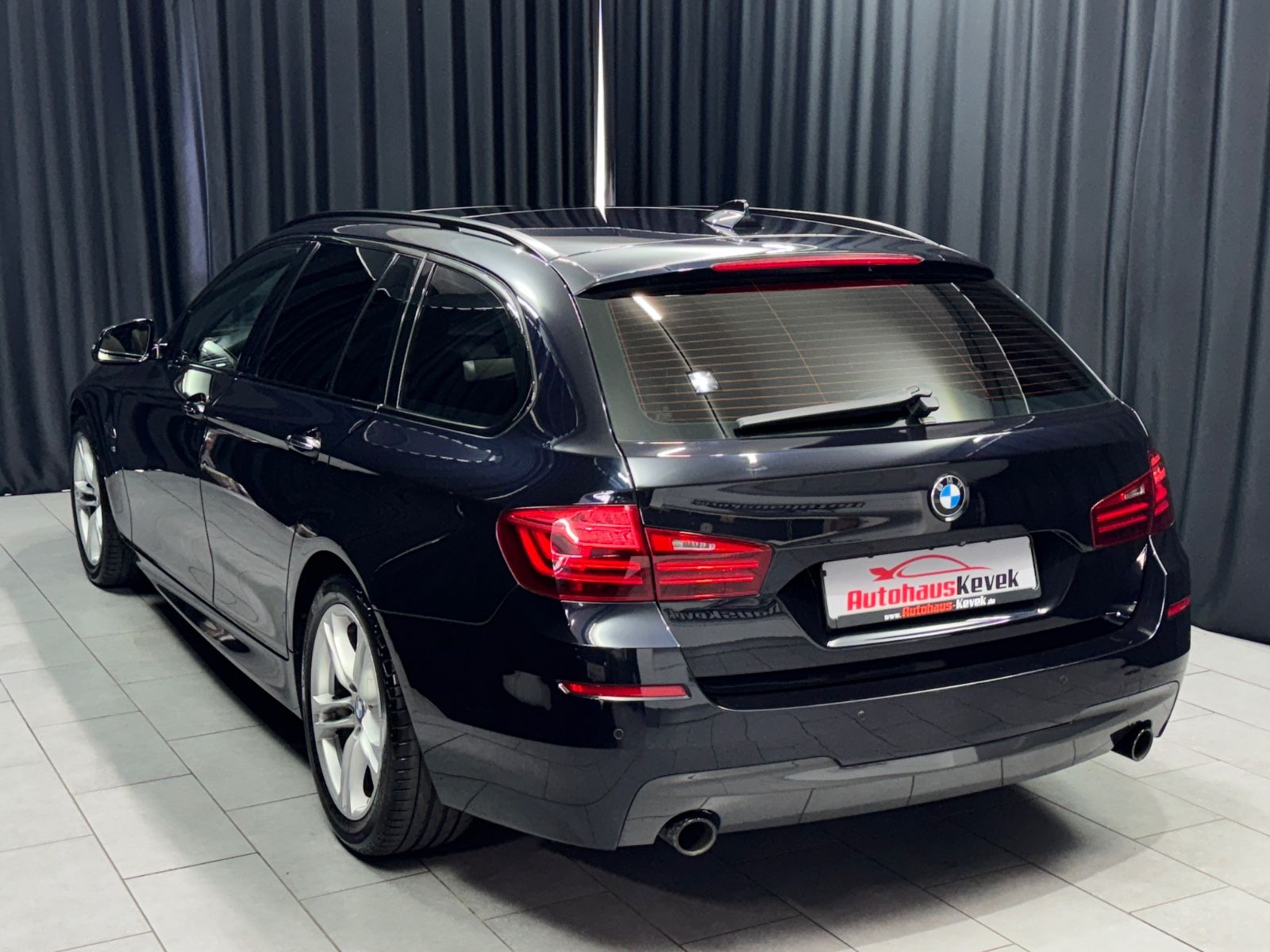 Fahrzeugabbildung BMW 535 d xDrive Touring|KOMFORTSITZE|PANO|M-PAKET|
