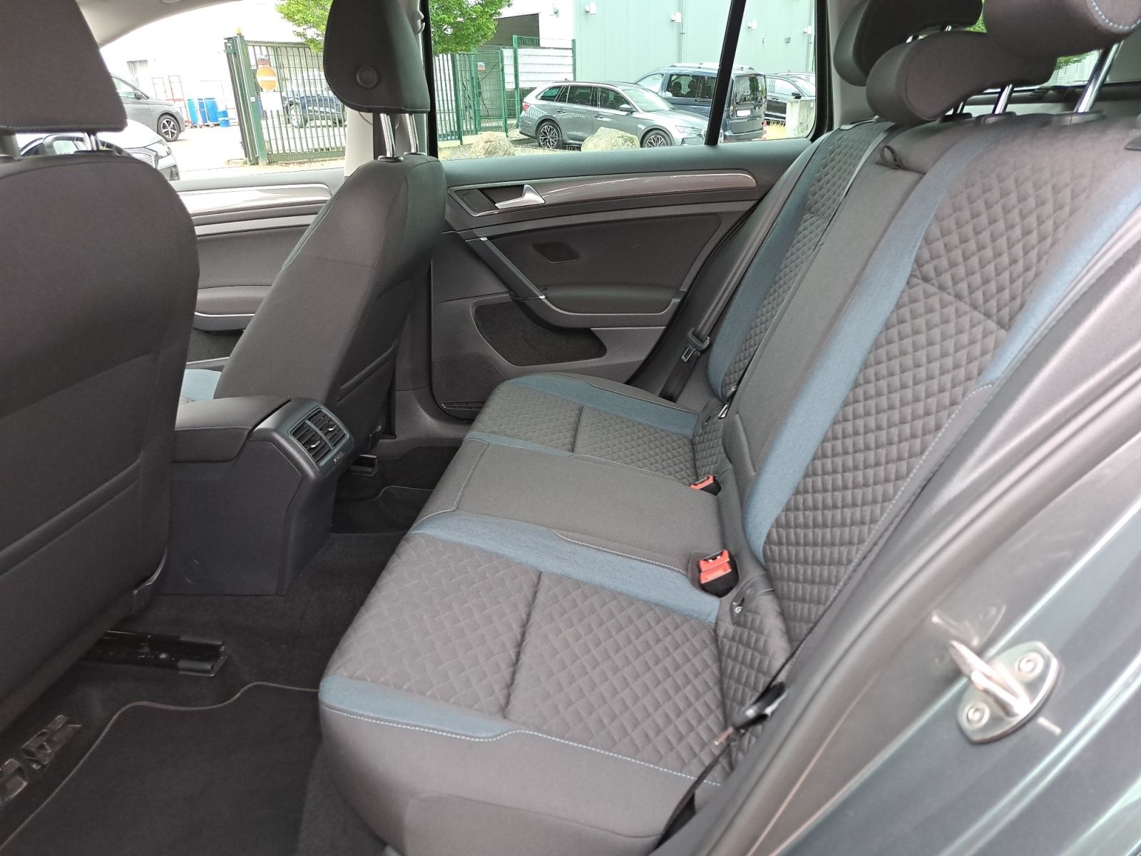 Volkswagen Golf - Bild 14