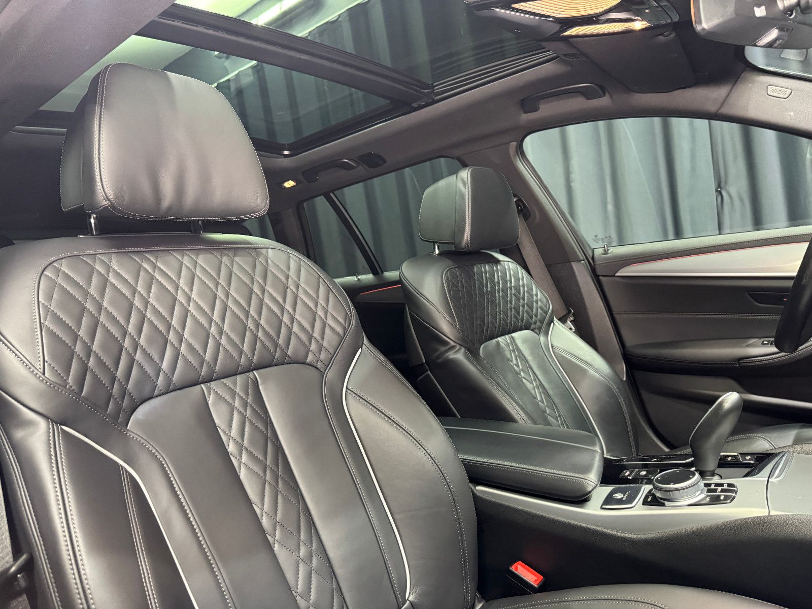 Fahrzeugabbildung ALPINA B5 4.4 Touring|LASER|PANO|HEAD-UP|VOLL