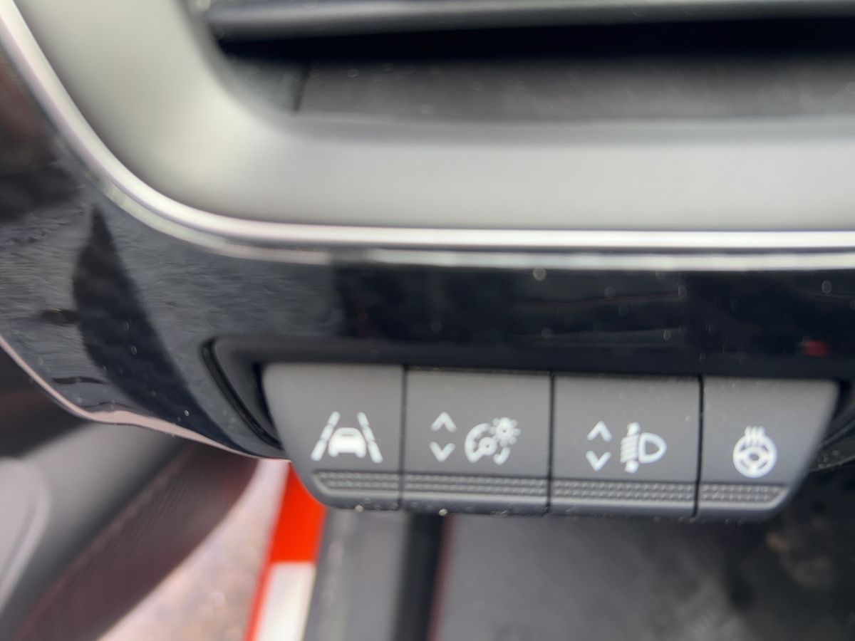 Fahrzeugabbildung Renault Arkana R.S. LINE TCe 140 EDC +WKR Alu