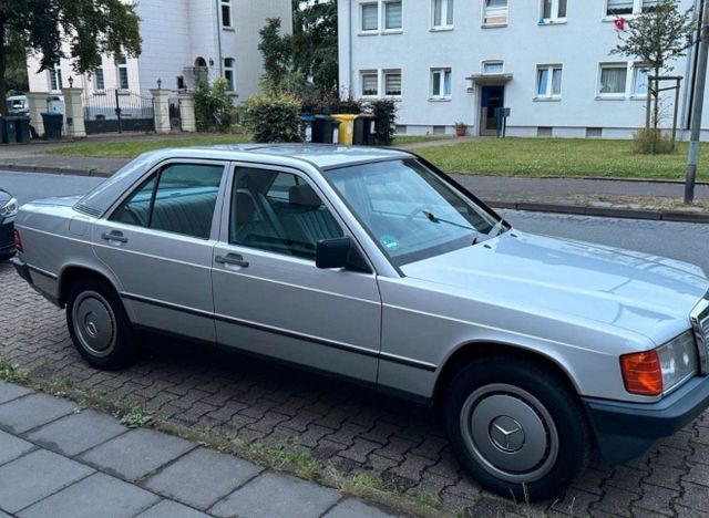 Mercedes-Benz Mercedes Benz 190E 2.0