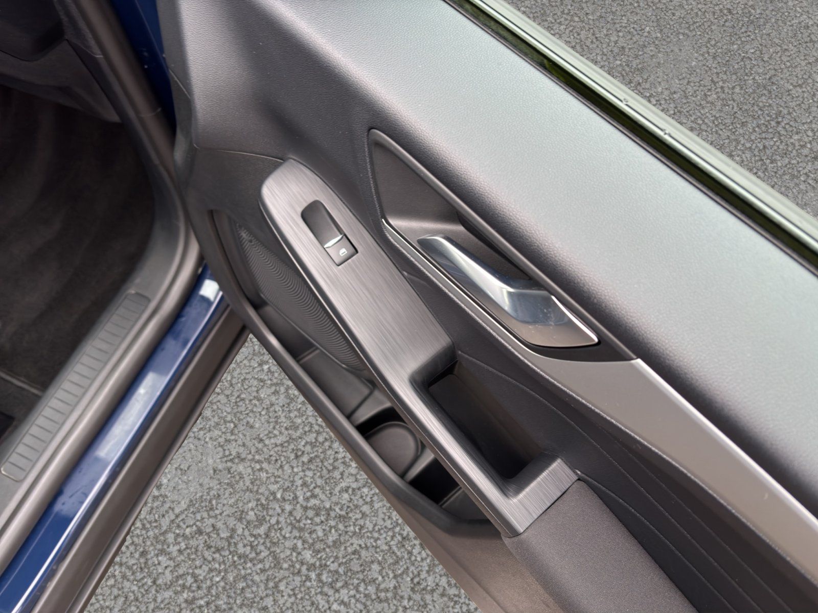 Fahrzeugabbildung Ford Kuga Plug-In Hybrid Cool & Connect