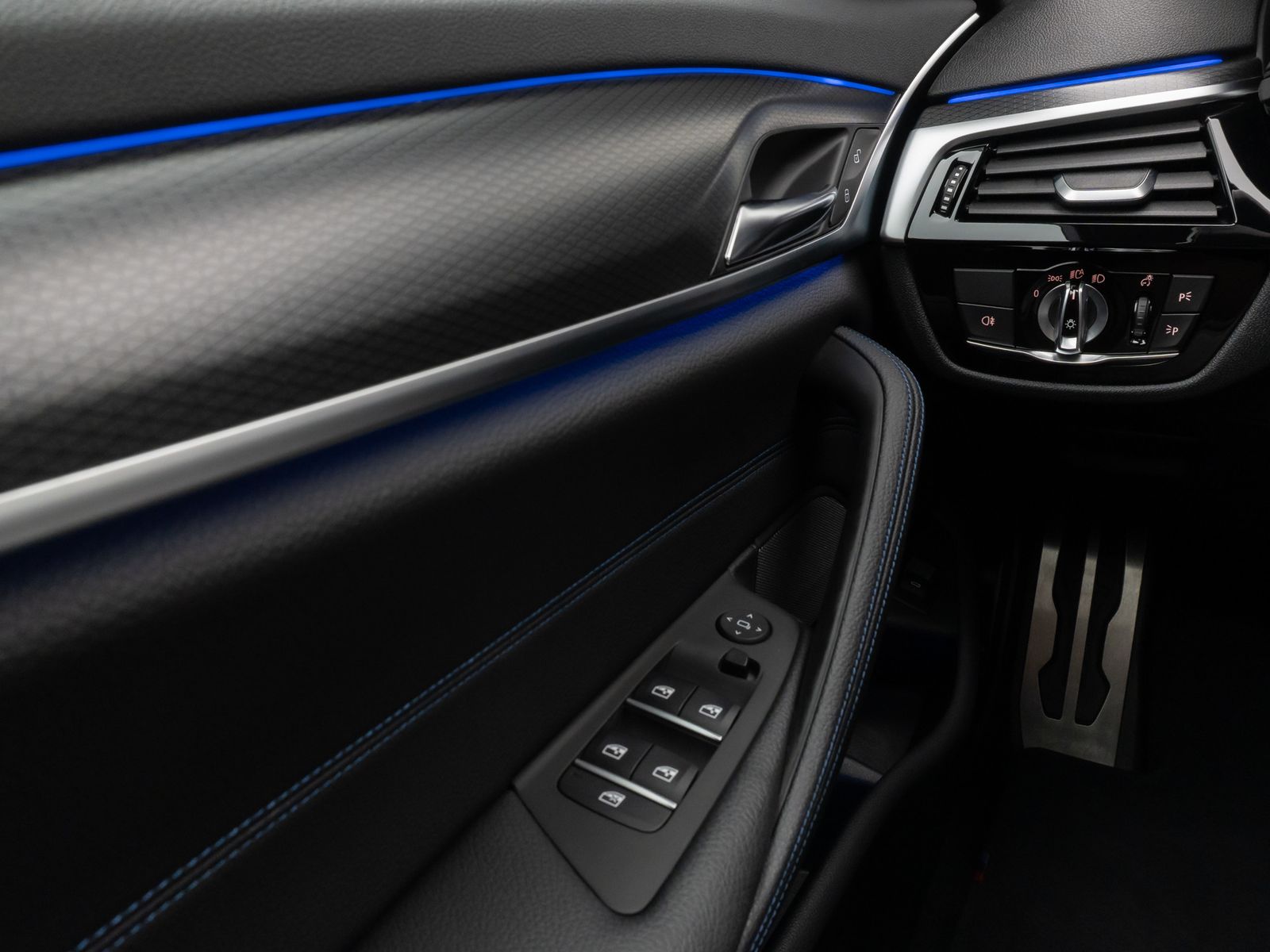 Fahrzeugabbildung BMW 520d M Sport DAB H/K PDC Stop&Go Fernlichtassist