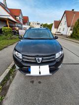 Dacia Sandero TCe 90 Stepway - Dacia Sandero: Schwarz