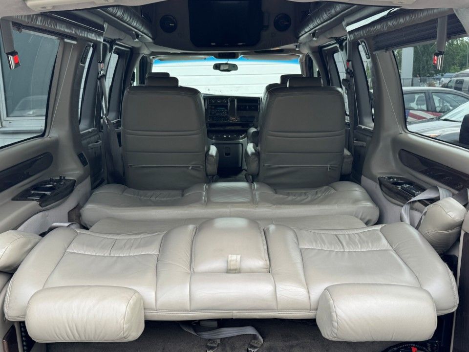 Fahrzeugabbildung Chevrolet Express Chevy Van Expl. V8 Camper Aufstelldach