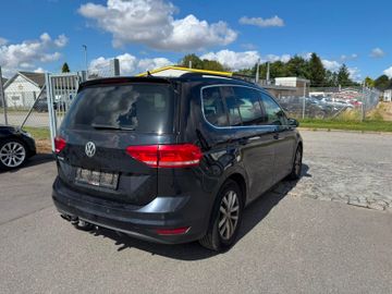 Volkswagen Touran - 4