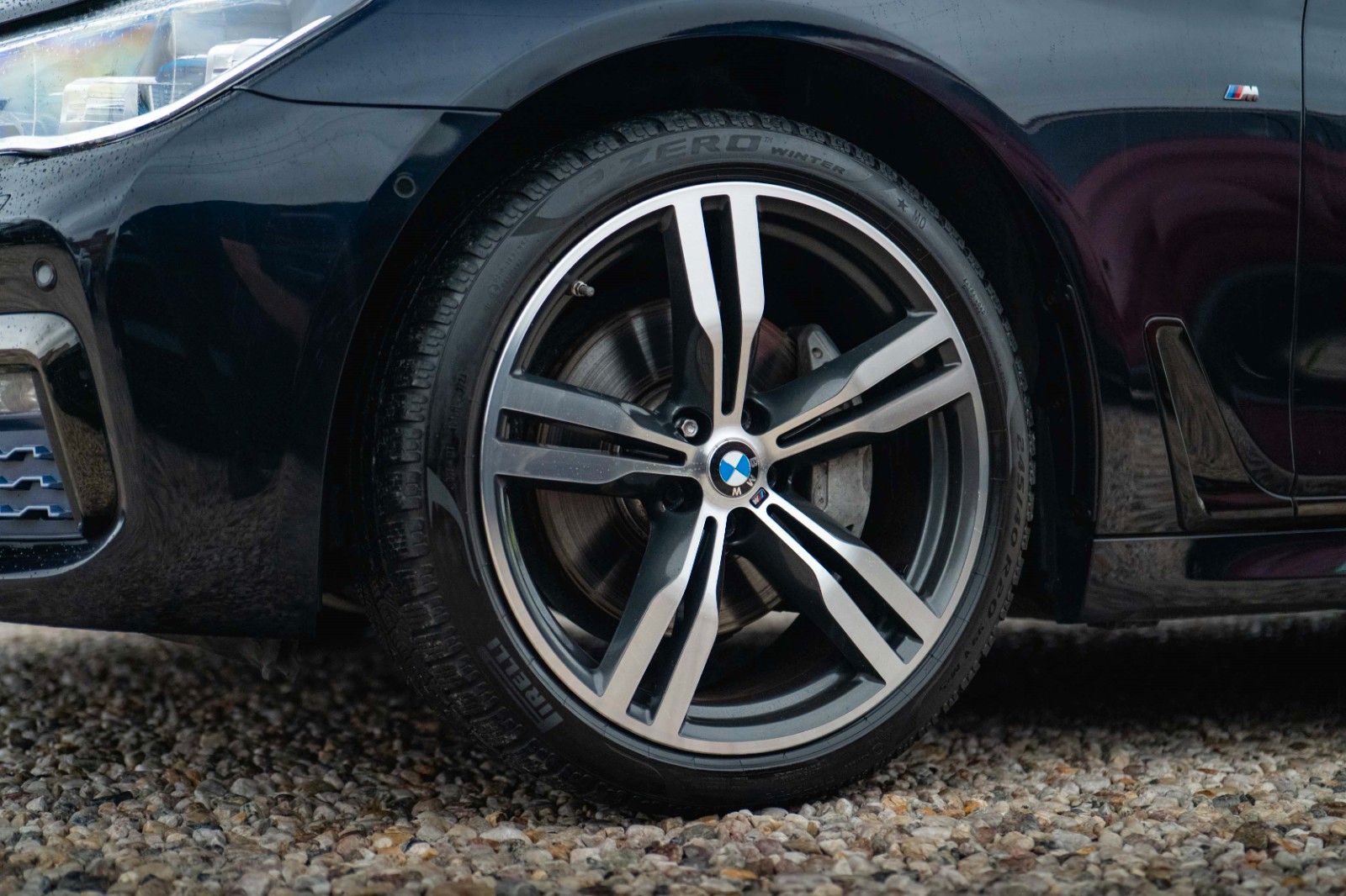 Fahrzeugabbildung BMW 730d L xDrive M Sport Shadow | 100% Option | 19%