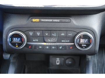 Fahrzeugabbildung Ford Focus 2.0 Active+ PANORAMASCHIEBEDACH+ AHK+ NAVI