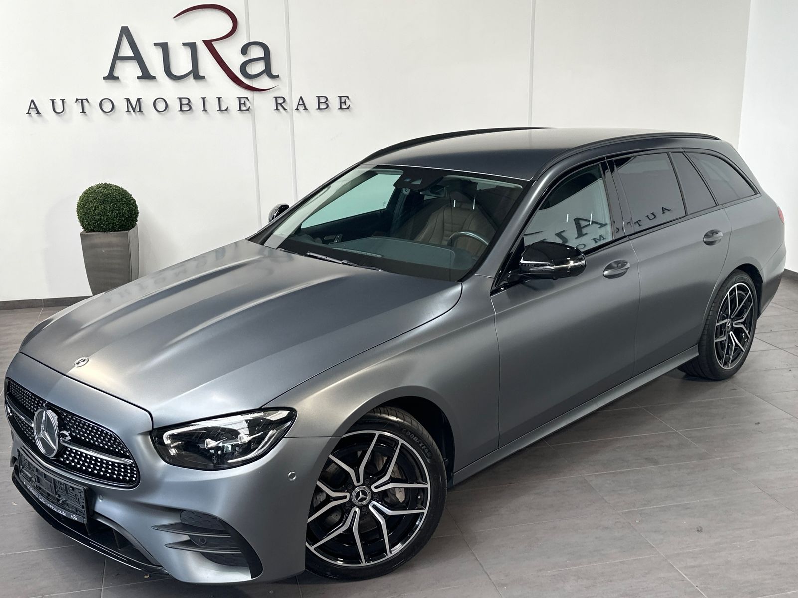 Fahrzeugabbildung Mercedes-Benz E 400d T 4Matic AMG-Line NAV+LED+360GRAD