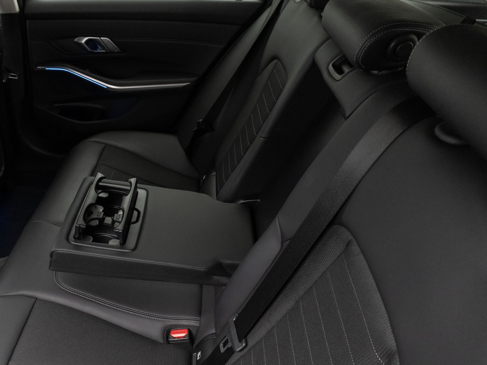 Fahrzeugabbildung BMW 330d xD SportLine Kamera CockPit+HUD Lordos LED