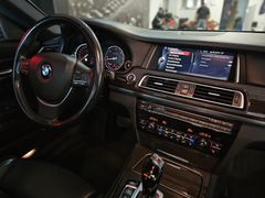 Fahrzeugabbildung BMW 740d xDrive (ACC/HUD/SOFT/CAM/LOGIC7/LED/SZ-LÜFT