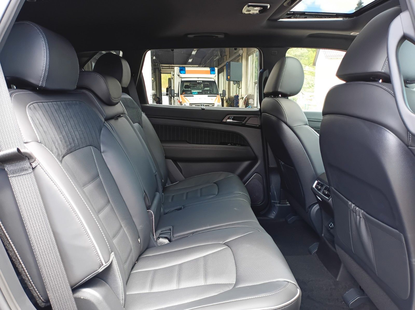 Fahrzeugabbildung KGM REXTON+BLACK+20ZOLL+PANO+360°+KAMERA+LEDER+