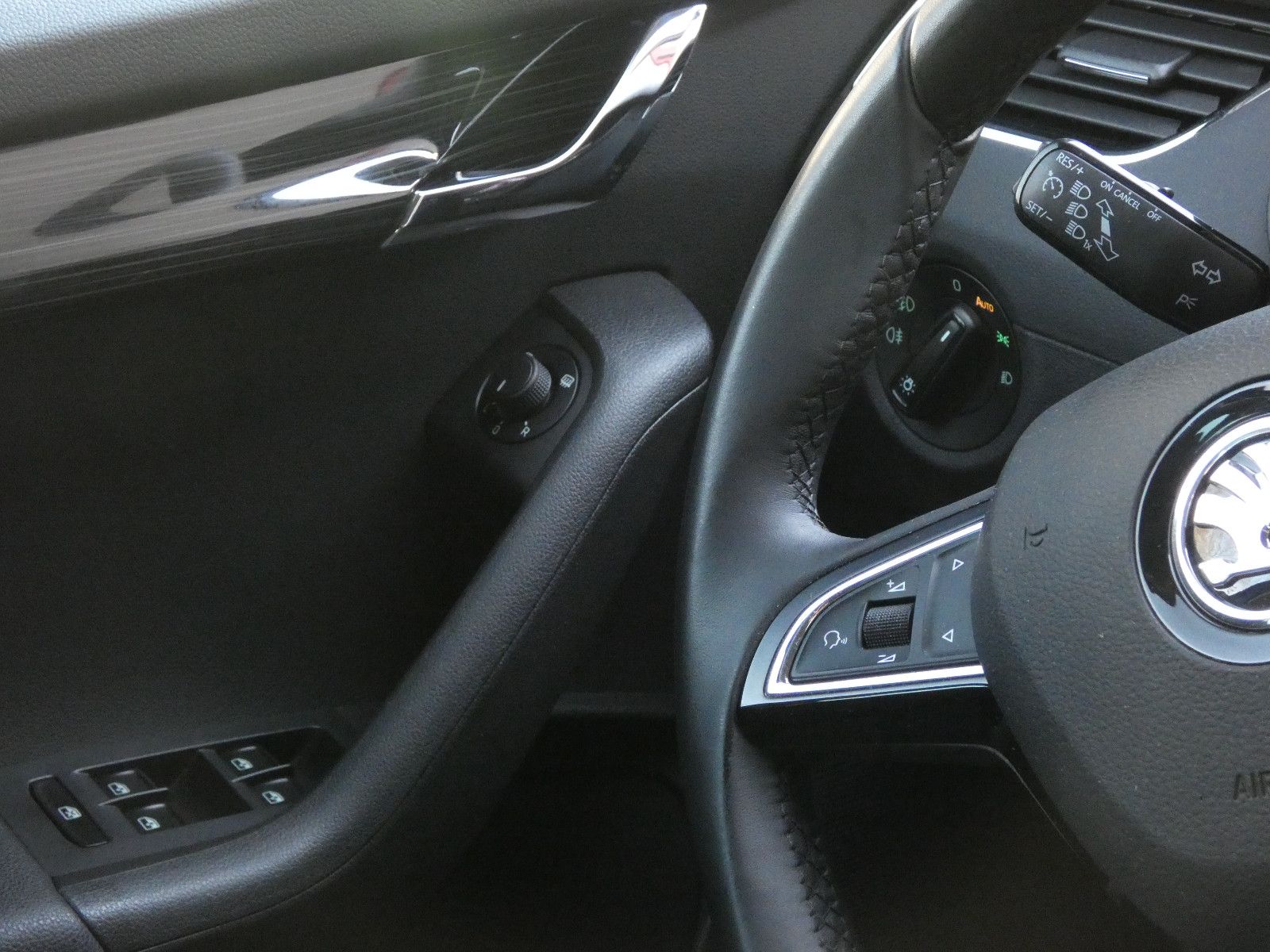 Skoda Octavia Combi 1,8 TSI Style/Navi/SmartLink/18"LM foto 9