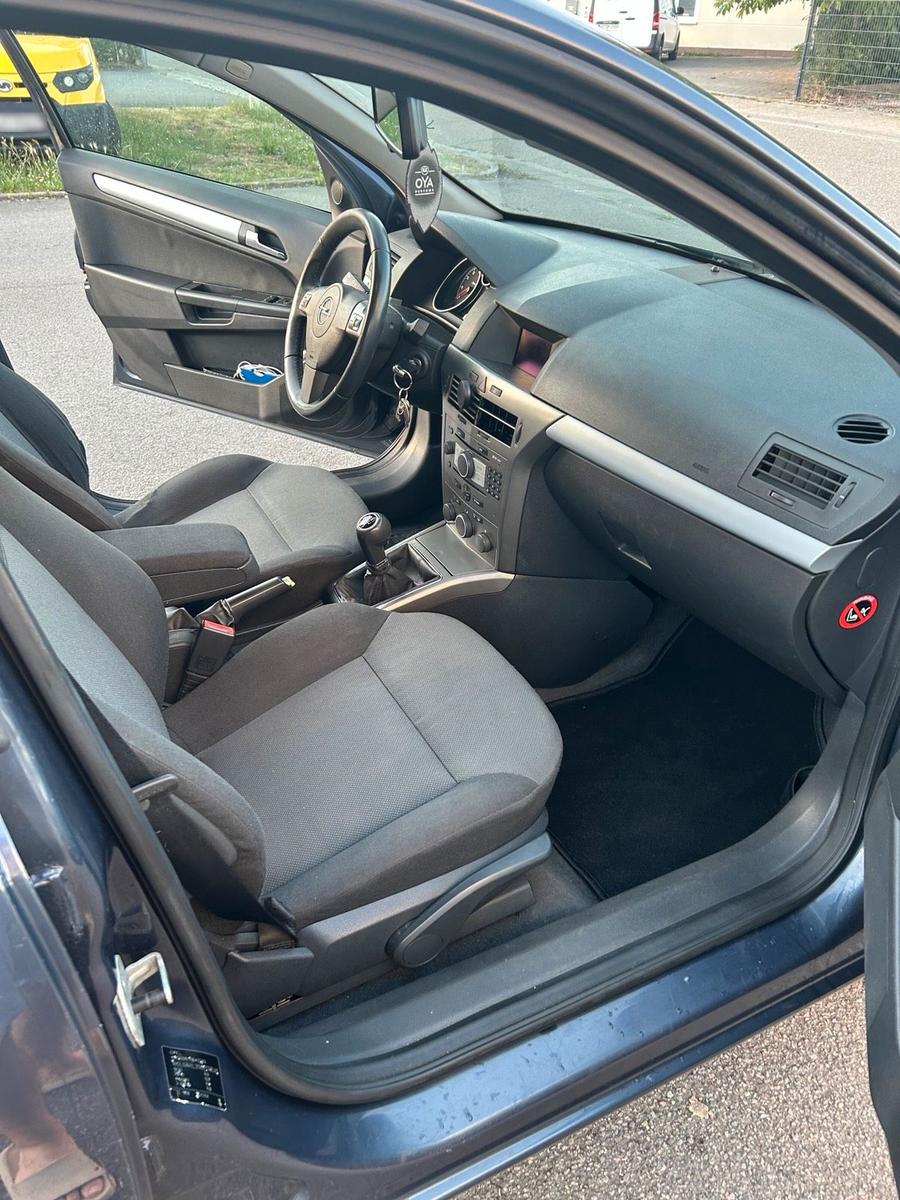 Opel Astra 2006 — photo 8