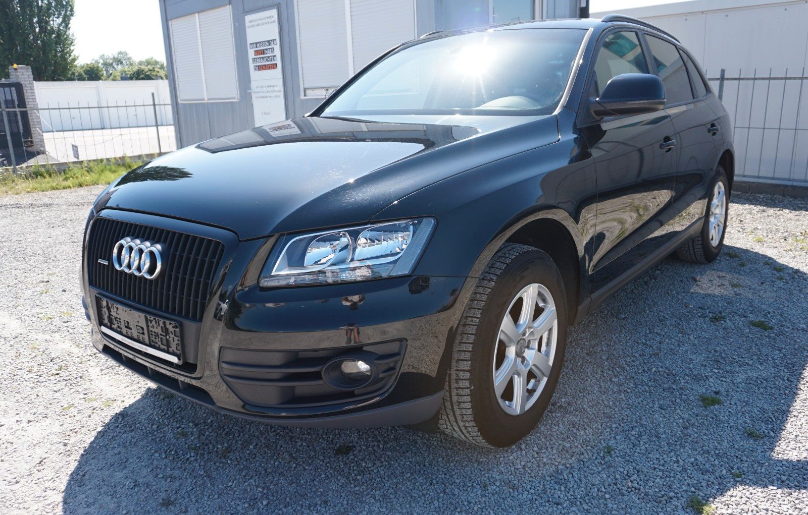 Fahrzeugabbildung Audi Q5 2.0 TFSI  quattro, Leder, SHZ, 8 fach bereift