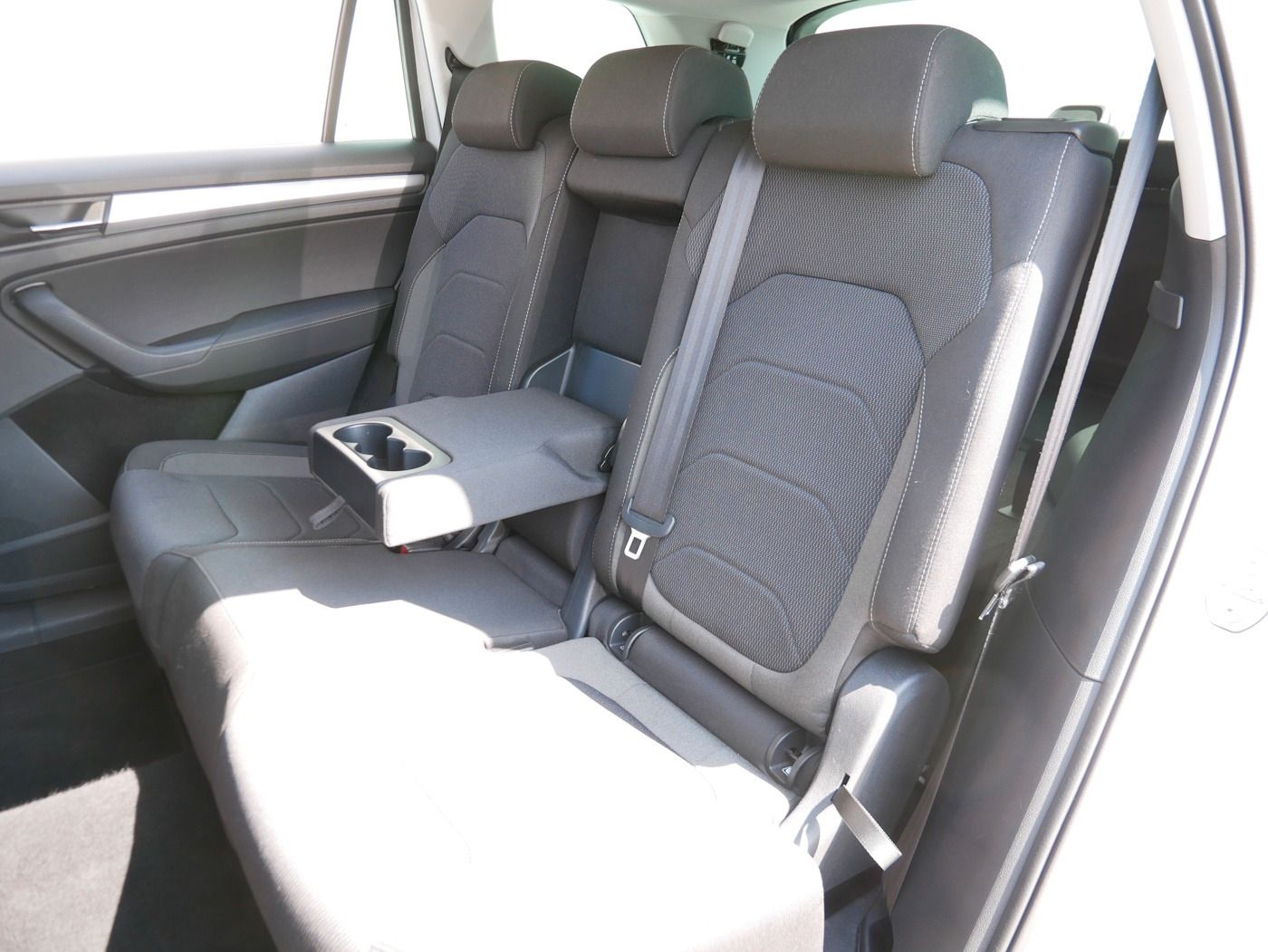Fahrzeugabbildung SKODA Kodiaq 1.5 Ambition DSG 7-Sitze Kamera ACC MATRI