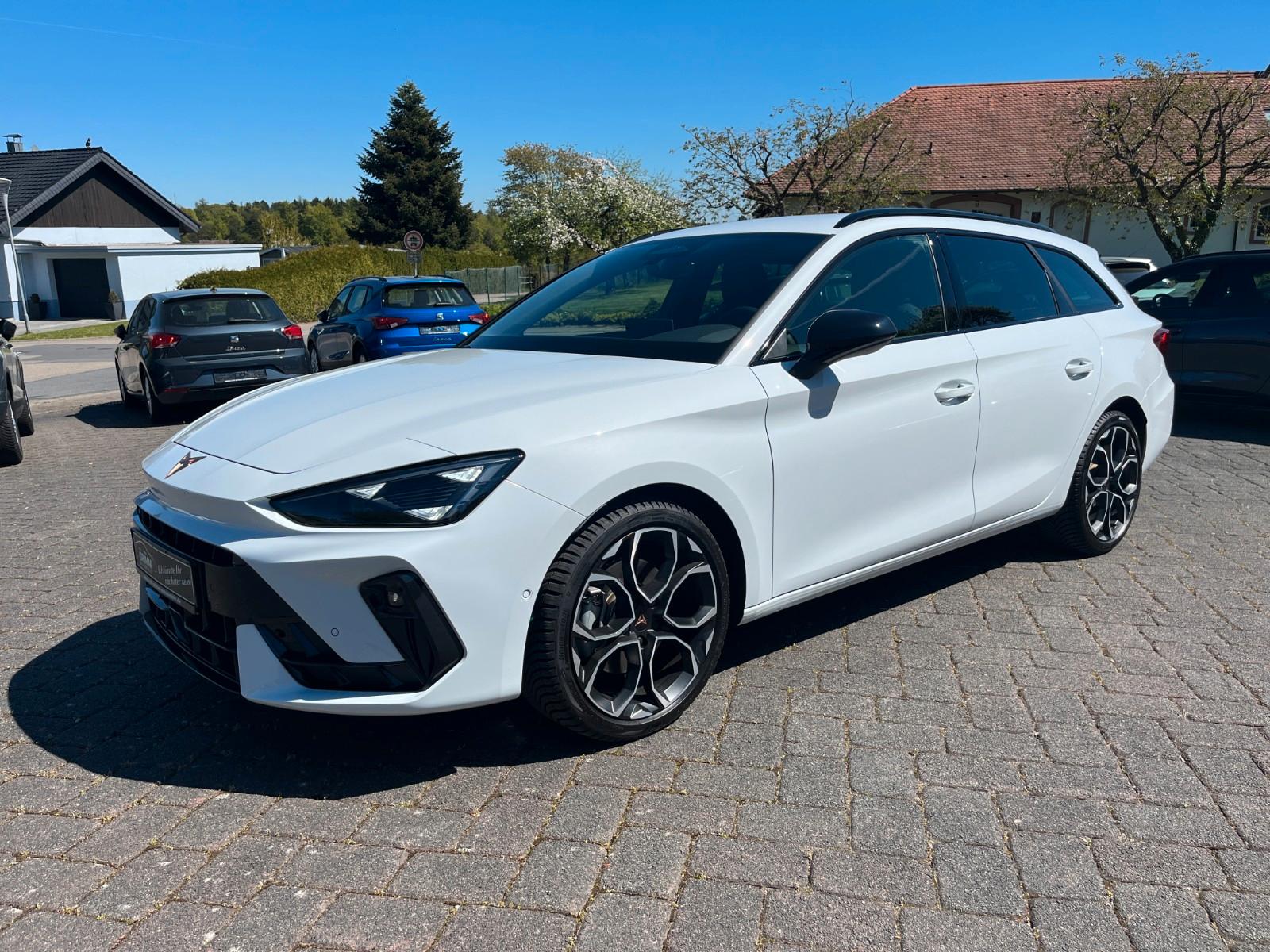 Cupra Leon ST 2.0 TSI 4Drive/AHK/Navi/Kamera/eHeck/ACC