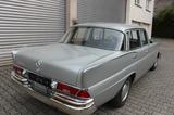 Mercedes-Benz 230 - Mercedes-Benz 230 in Gelsenkirchen