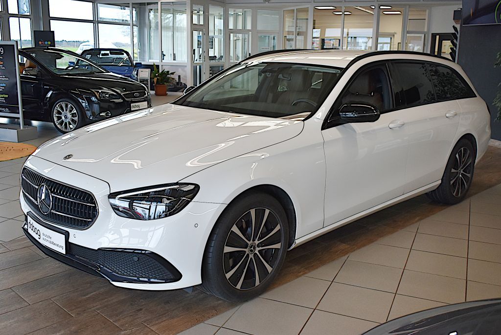 Mercedes-Benz E 300 e T 9G-TRONIC Exclusive – Bild 1