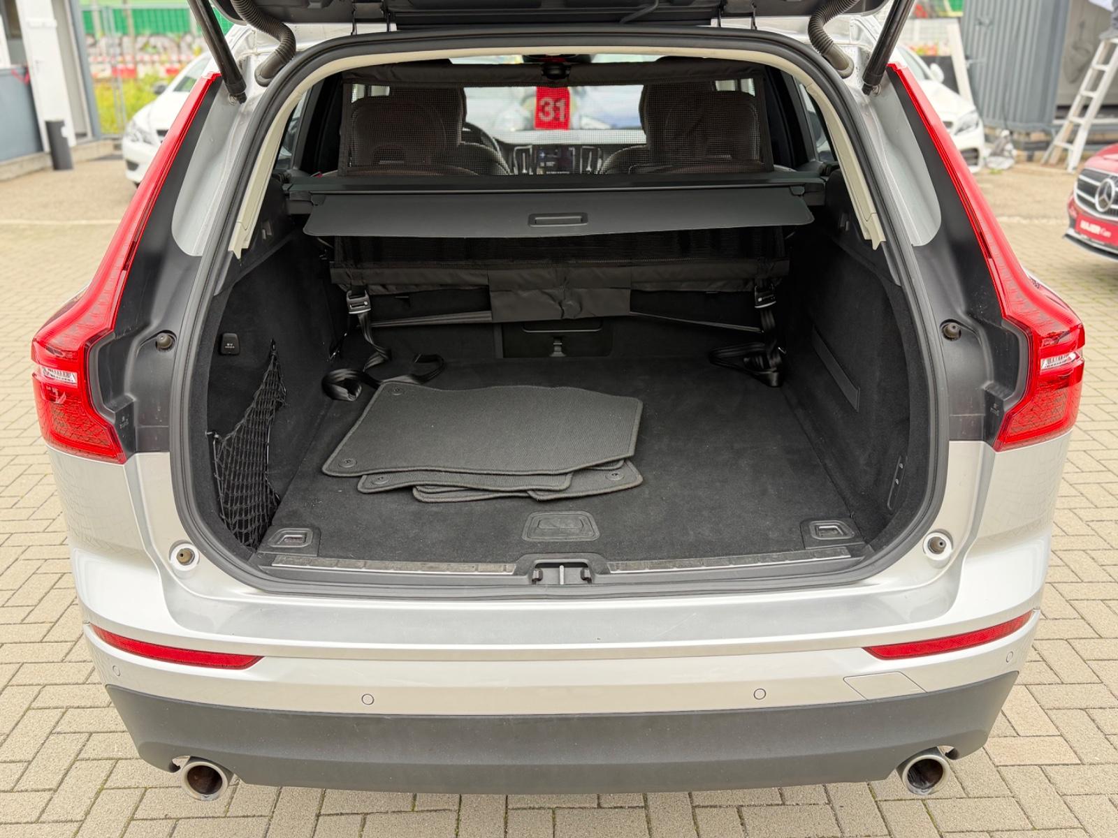 Volvo XC60 Momentum Pro*LEDER*ACC*LED*SENSUS*APPLECAR