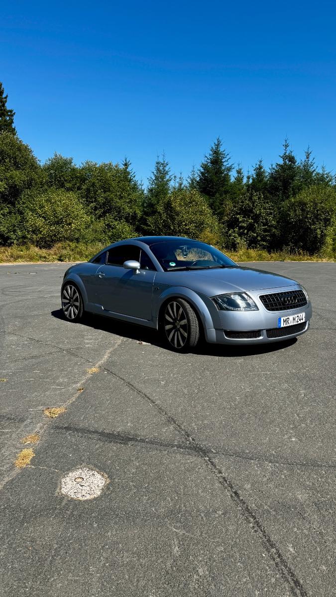 Audi TT Coupe 1.8T quattro 165 kW -