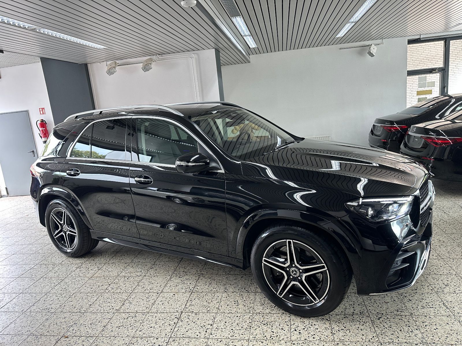 Mercedes-Benz GLE 400 e 4Ma AMG Line NAV/LED/HUD/TW/AIRMAT/1HD imagem 3