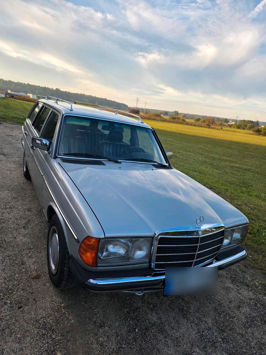 Mercedes-Benz 230