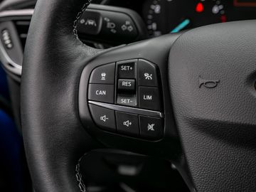 Ford Fiesta 1.0 Titanium Exclusive-Paket Kamera LED