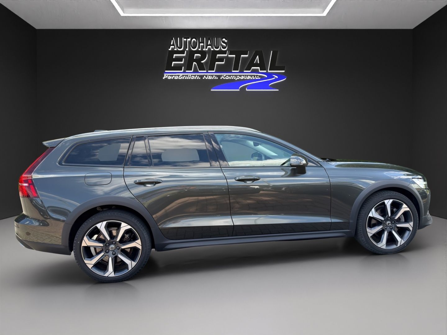 Volvo V60 B5 AWD Cross Country Pro StandHZG Navi Digit foto 7
