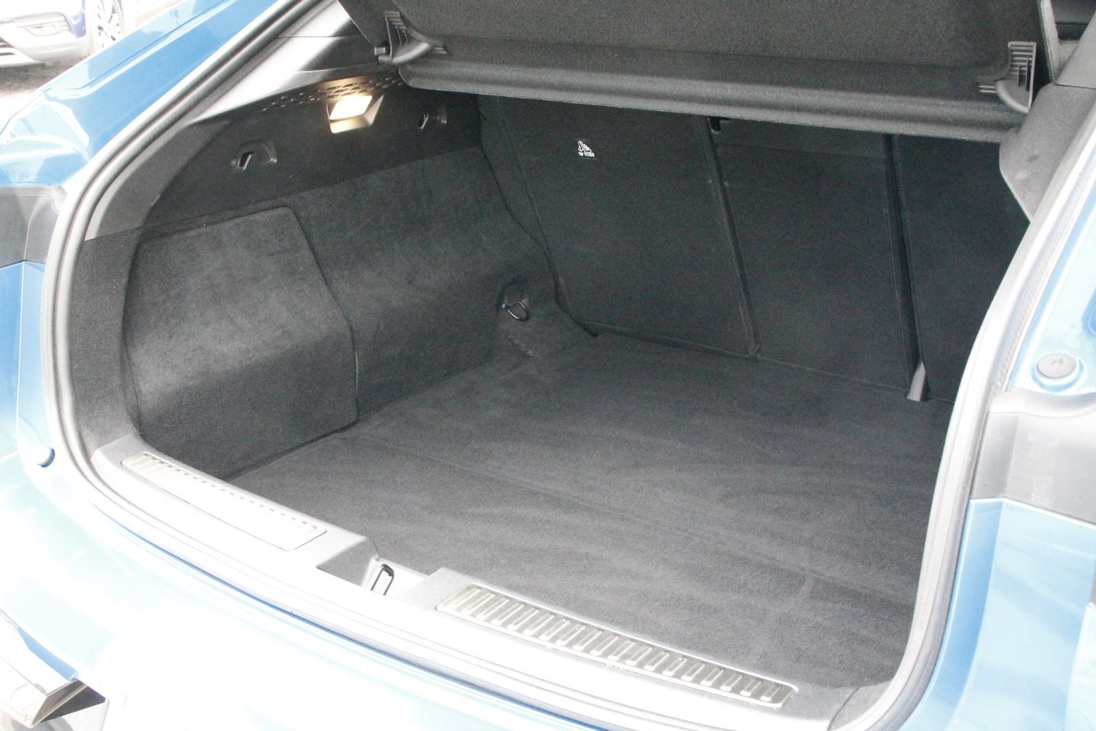 Fahrzeugabbildung Renault Rafale VI 1.2 E-TECH Hybr 200 Esprit Alp.7sz