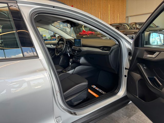 MYAUTOCENTER – Gebraucht- und Jahreswagen mit Werkstattservice in Pfaffenhofen Ford Focus *KEYLESS*TEMPO*SIHZ*LKHZ*NAVI*LED*