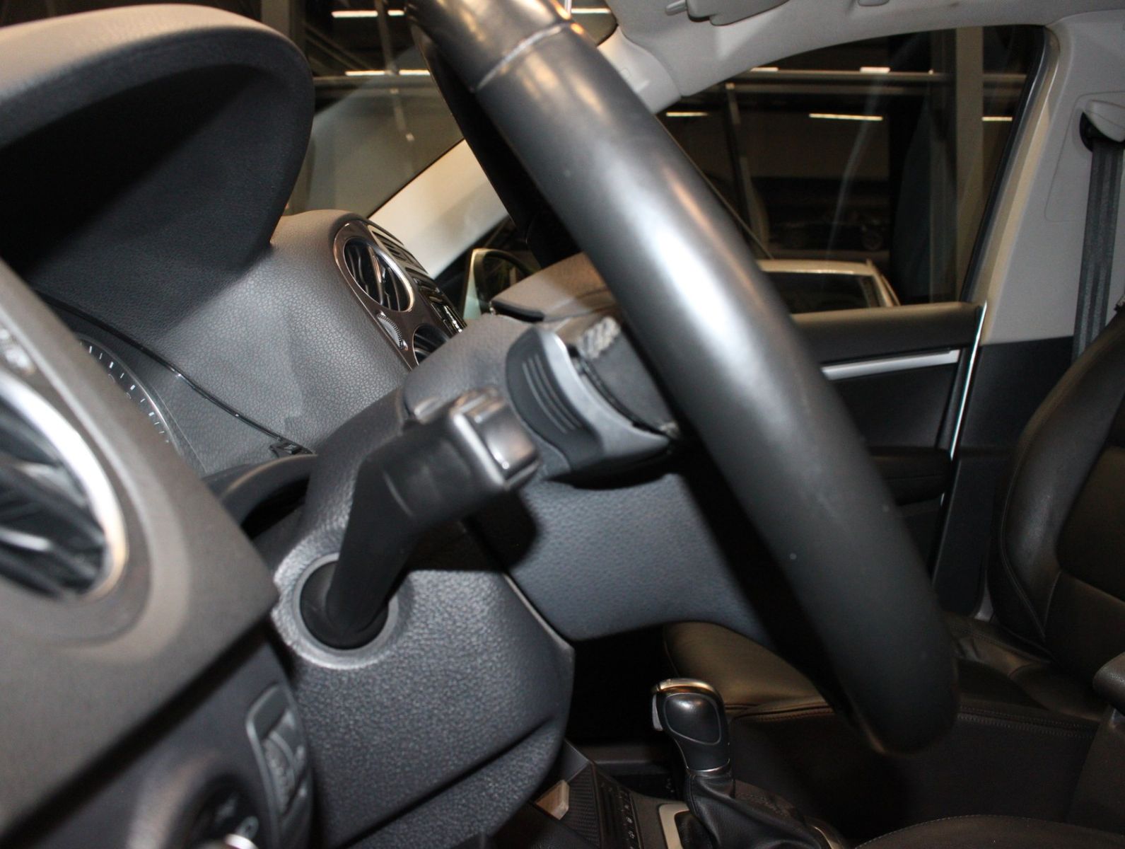 Fahrzeugabbildung Volkswagen Tiguan Sport & Style BMT 4Motion R Line*TOP