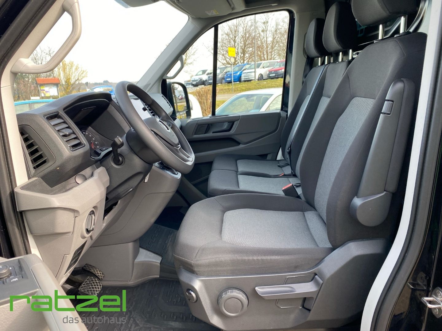 Fahrzeugabbildung Volkswagen Crafter Hochdach 35 Kasten MR 2.0 TDI DSG+AHK+LE