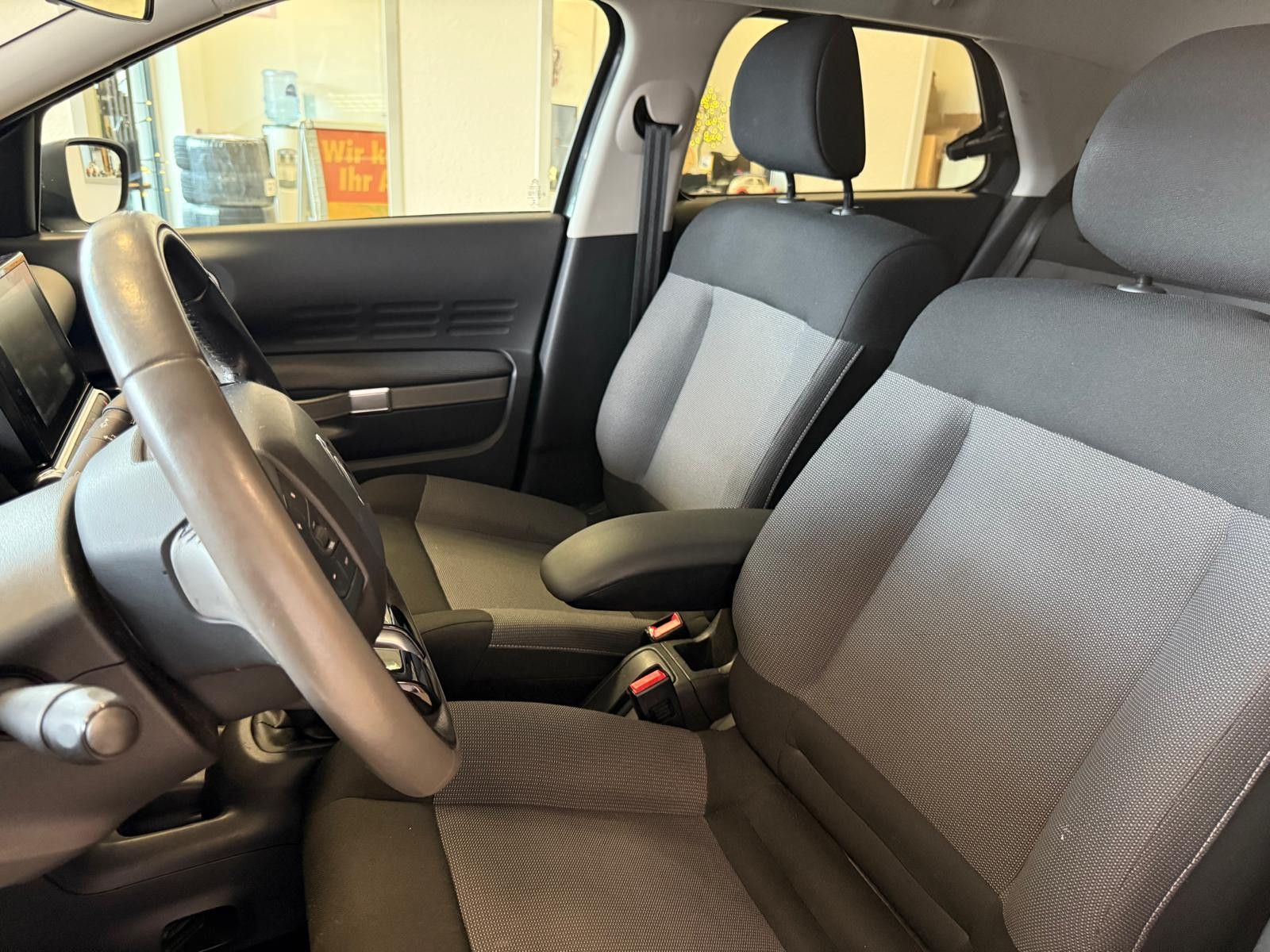 Fahrzeugabbildung Citroën C4 Cactus Shine/ KAMERA/NAVI/8.FACH BEREIFT