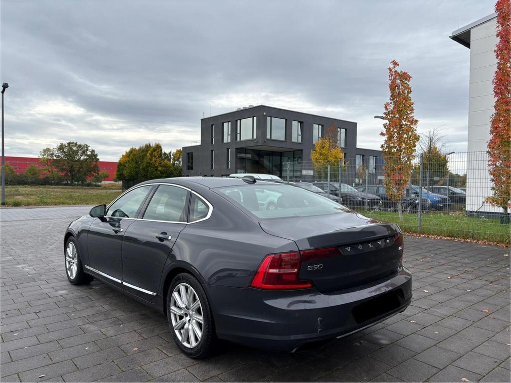 Volvo S90