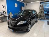 Lancia Ypsilon 1.2 benzina Neopatentati - schwarze Lancia Ypsilon