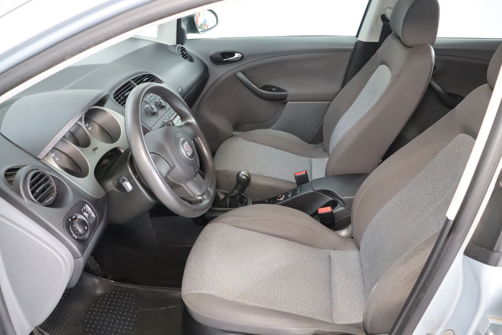 Fahrzeugabbildung SEAT Altea 1.6 * Klima * Einparkhilfe