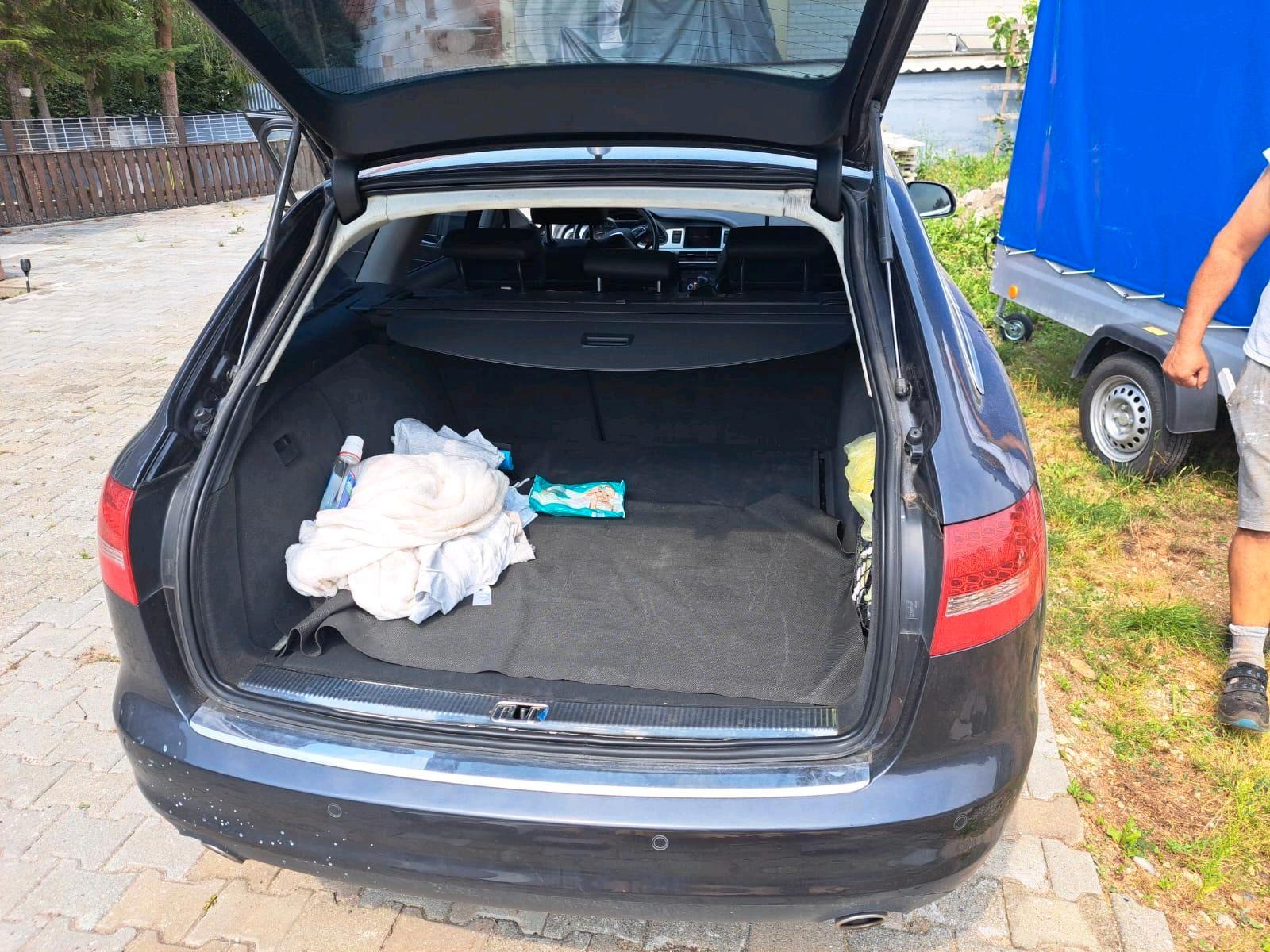 Audi A6 2009 — interior