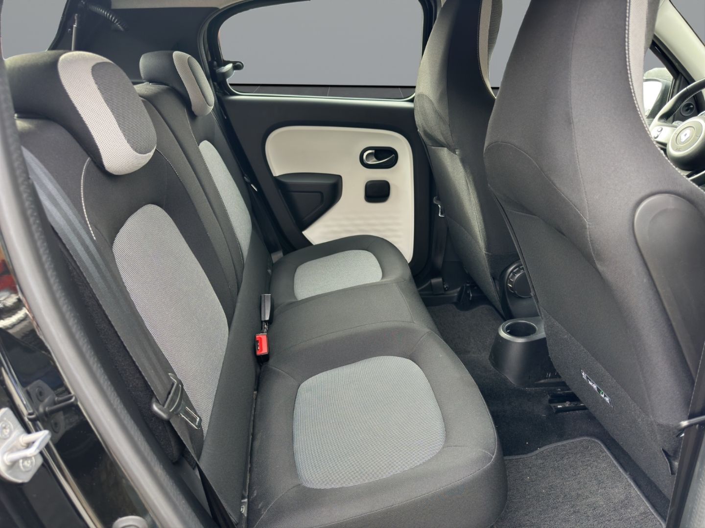 Fahrzeugabbildung Renault Twingo 1.0 SCe 65 EU6d Tel.-Vorb. Berganfahrass.