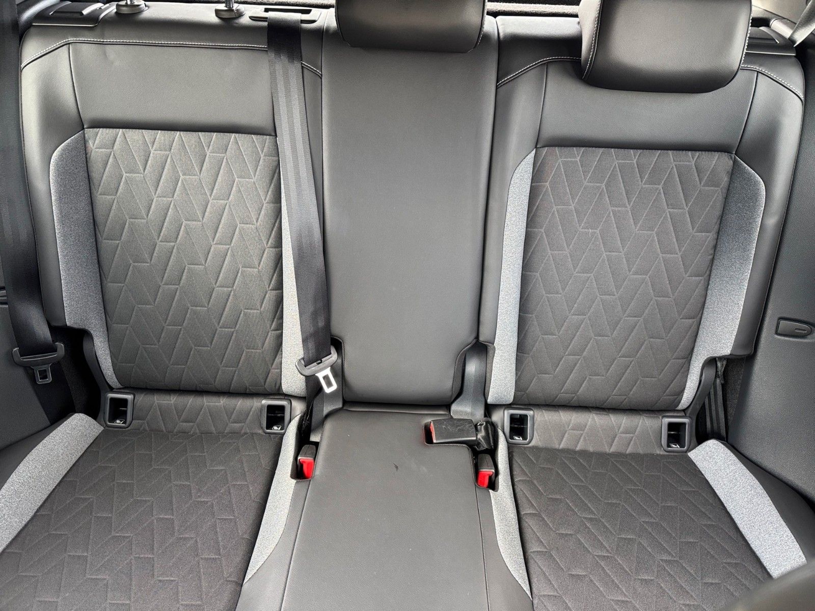 Fahrzeugabbildung Volkswagen T-Cross 1.0 TSI GOAL