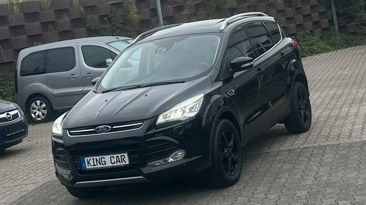 Ford Kuga*Automat*Panorama*Leder*KeylessGo*Xenon